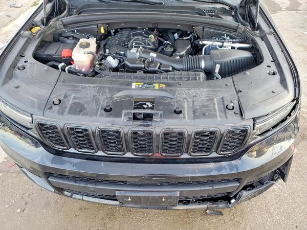 2024 JEEP GRAND CHEROKEE Laredo