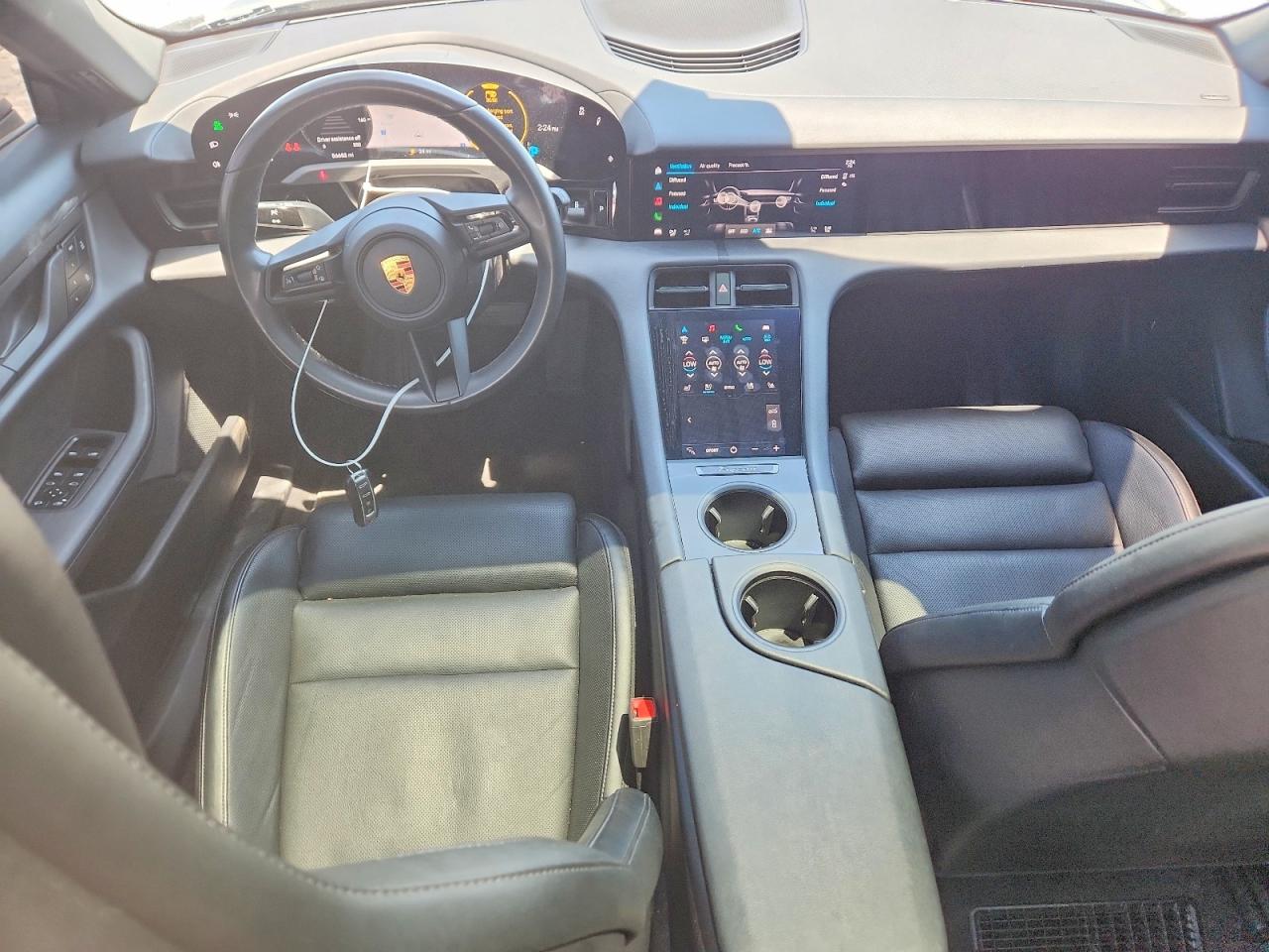 2022 PORSCHE TAYCAN