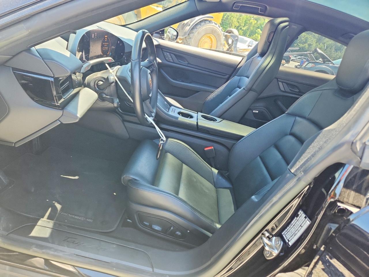 2022 PORSCHE TAYCAN
