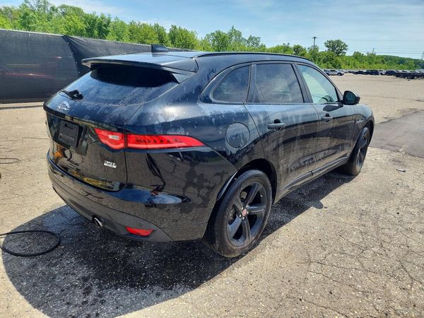 2017 JAGUAR F-PACE R-Sport