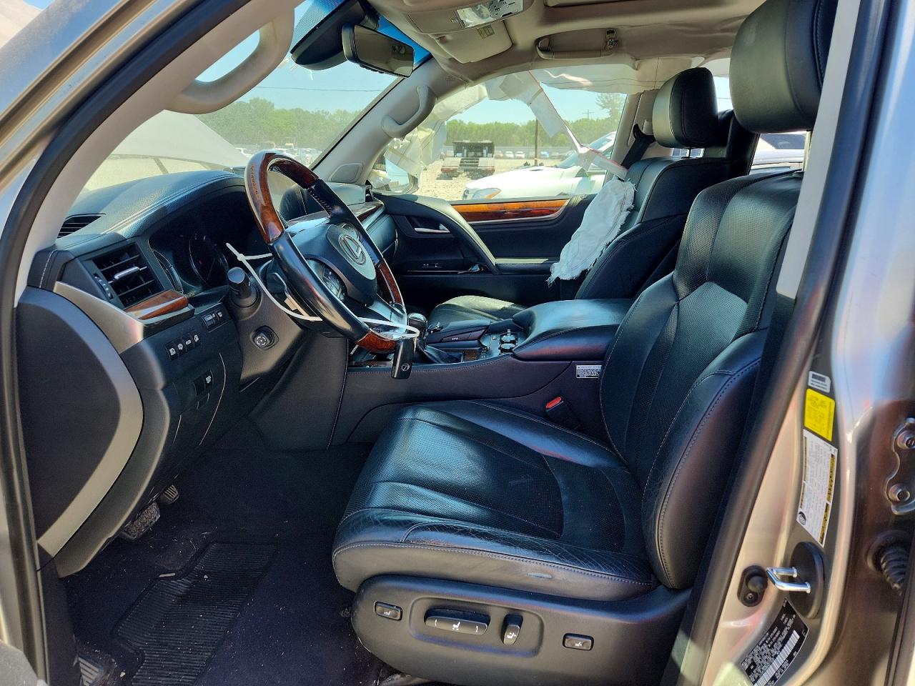 2016 LEXUS LX 570