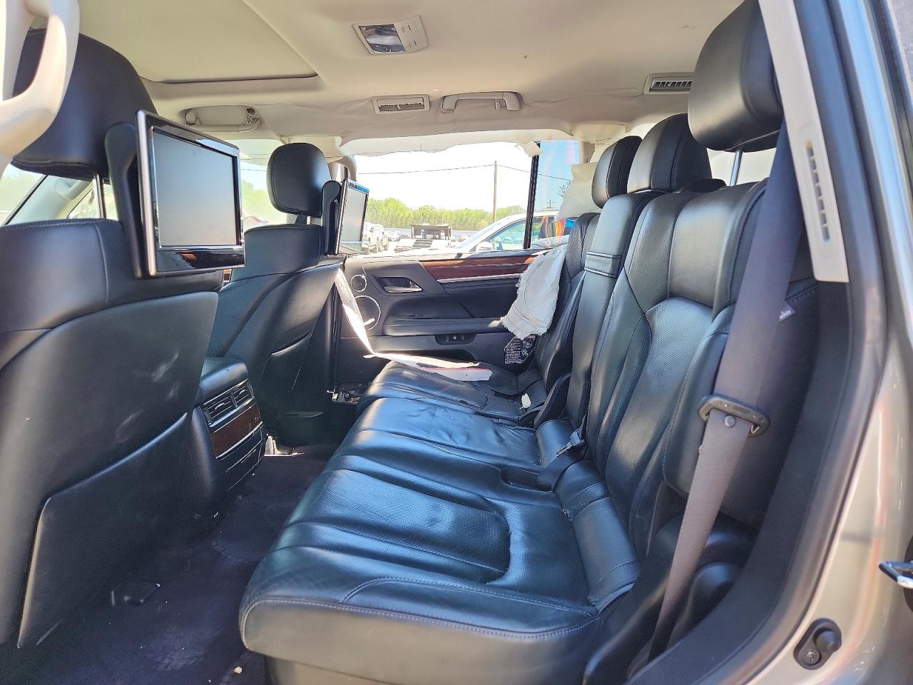 2016 LEXUS LX 570