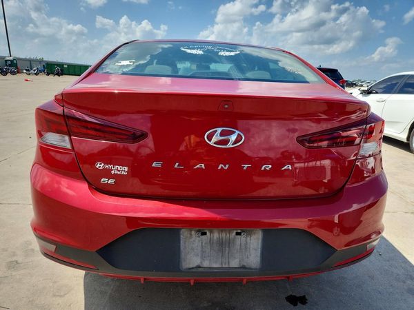 2019 HYUNDAI ELANTRA SE
