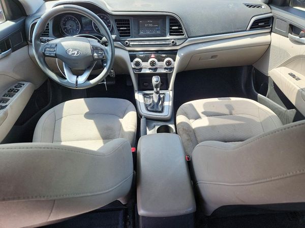 2019 HYUNDAI ELANTRA SE