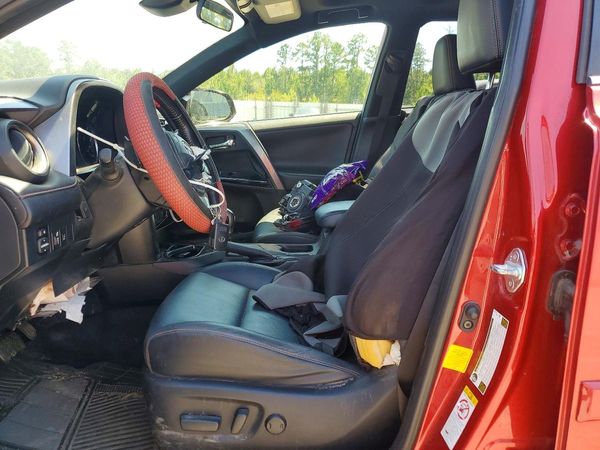 2017 TOYOTA RAV4 SE