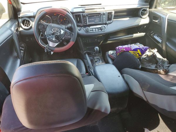 2017 TOYOTA RAV4 SE