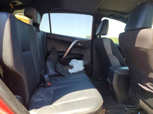 2017 TOYOTA RAV4 SE