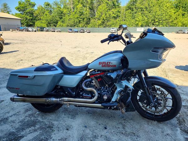 2025 HARLEY-DAVIDSON FLTRXSTSE