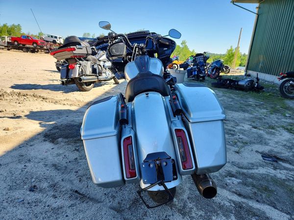 2025 HARLEY-DAVIDSON FLTRXSTSE
