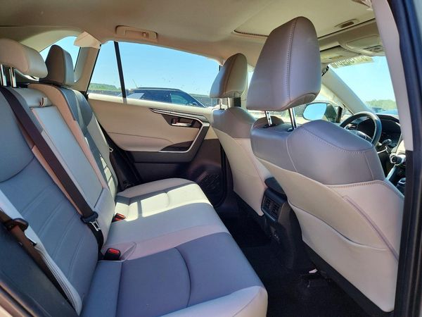 2023 TOYOTA RAV4 XLE Premium