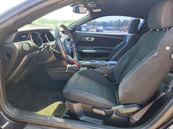 2017 FORD MUSTANG V6 Coupe