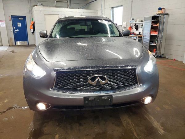 2017 INFINITI QX70