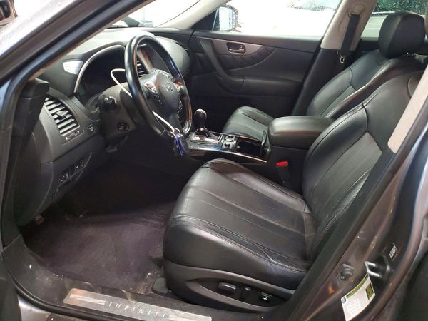 2017 INFINITI QX70