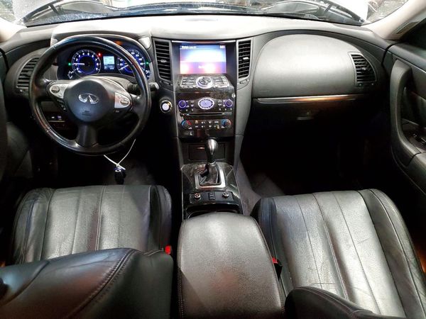 2017 INFINITI QX70