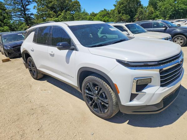 2025 CHEVROLET TRAVERSE LT