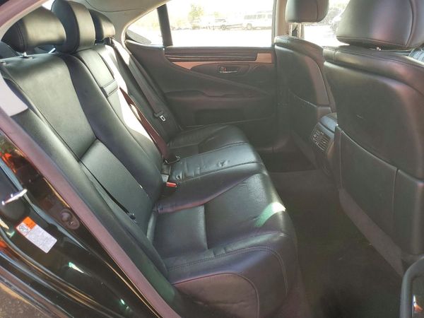 2016 LEXUS LS 460