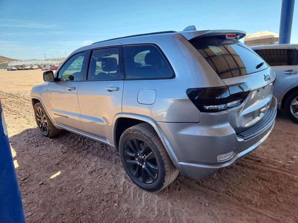 2018 JEEP GRAND CHEROKEE LAREDO 4X2