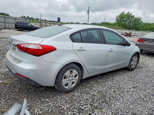 2016 KIA FORTE GL (Middle-Low Grade)