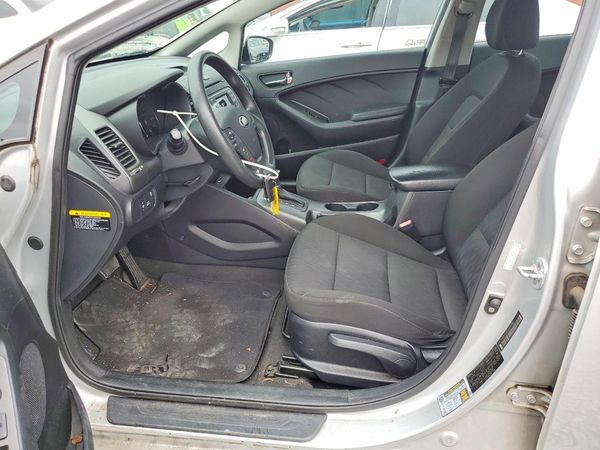 2016 KIA FORTE GL (Middle-Low Grade)