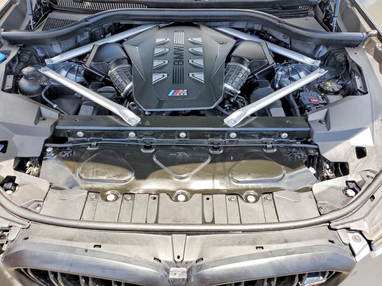 2024 BMW X5 M60i