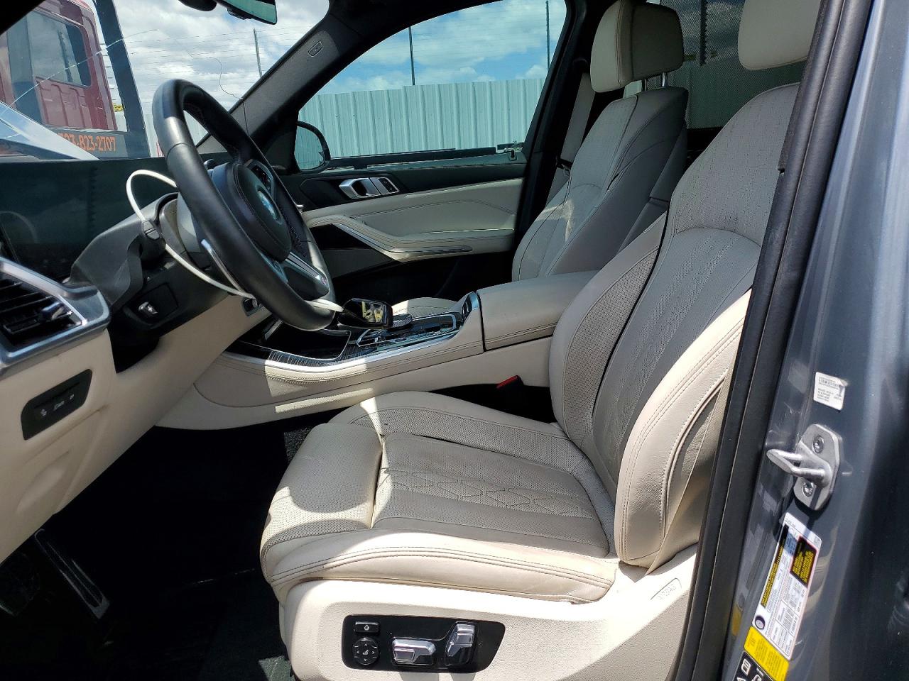 2024 BMW X5 M60i