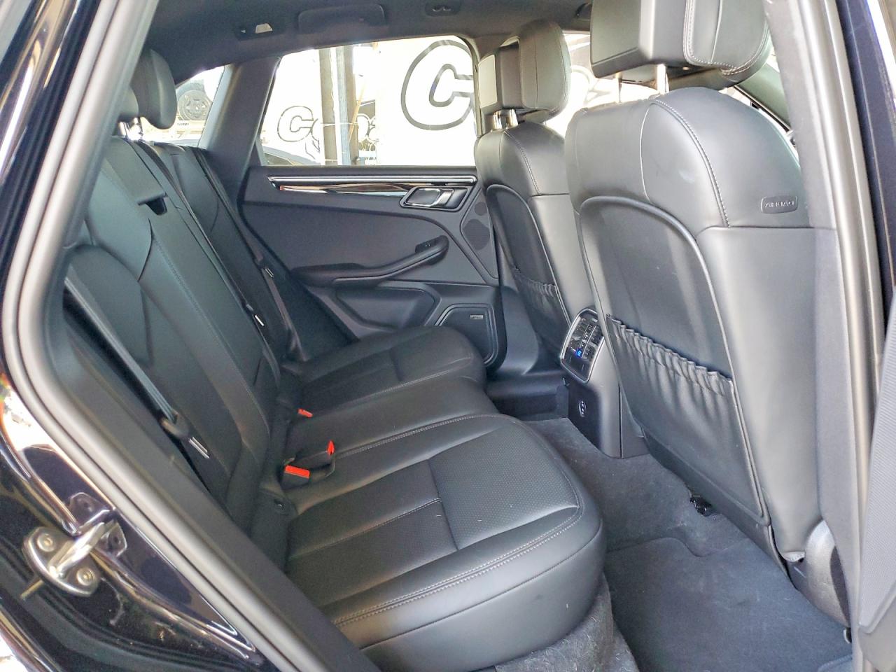 2021 PORSCHE MACAN Base