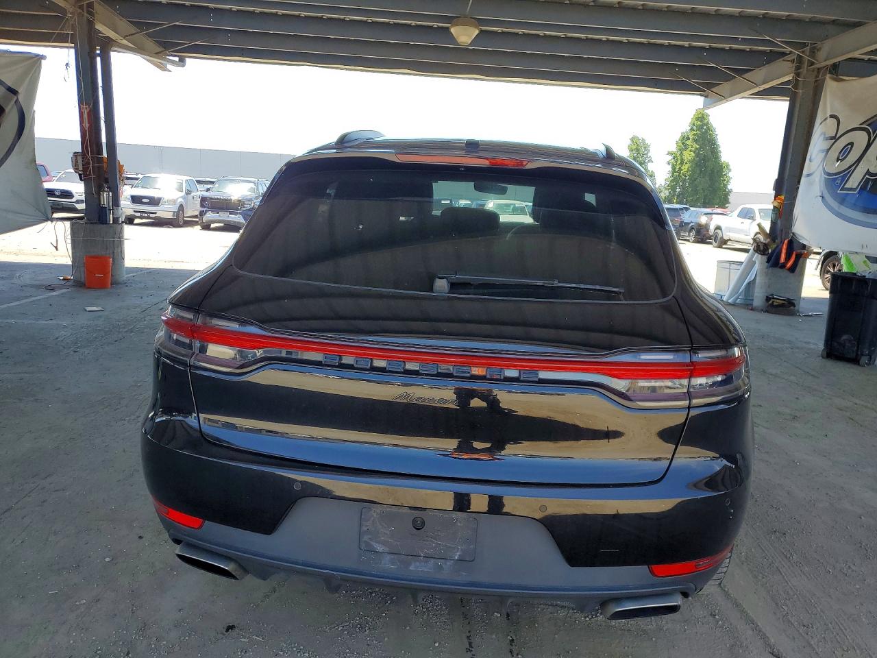2021 PORSCHE MACAN Base