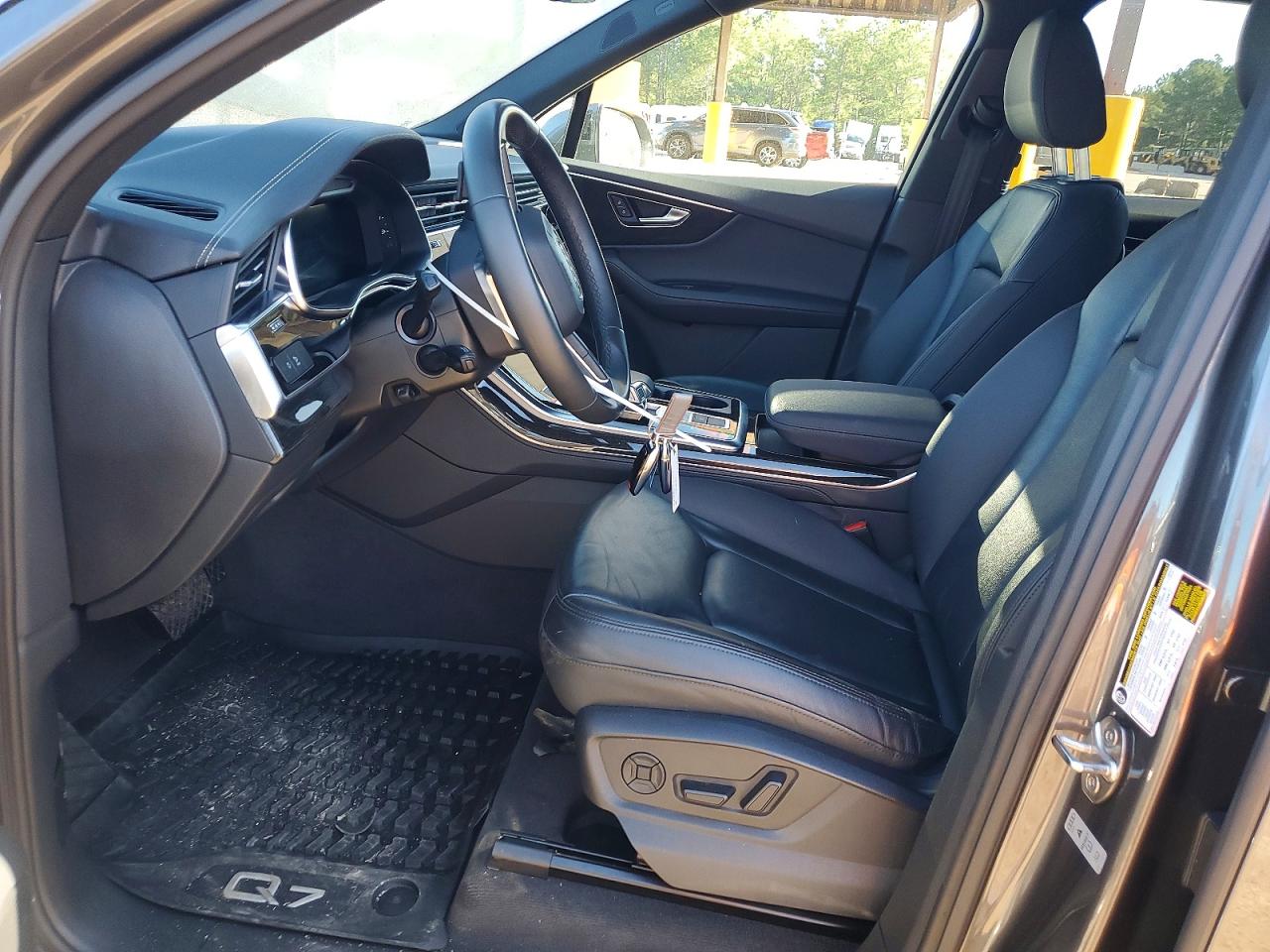 2023 AUDI Q7 quattro Premium Plus