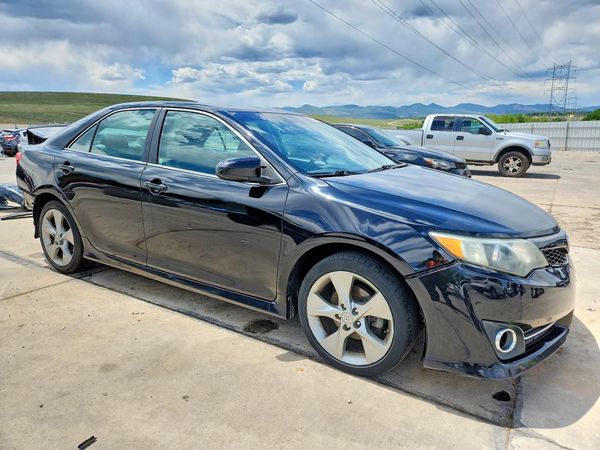 2012 TOYOTA CAMRY