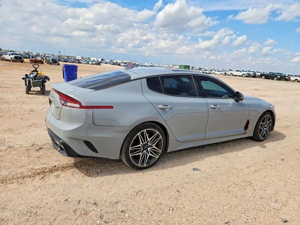 2022 KIA STINGER GT2