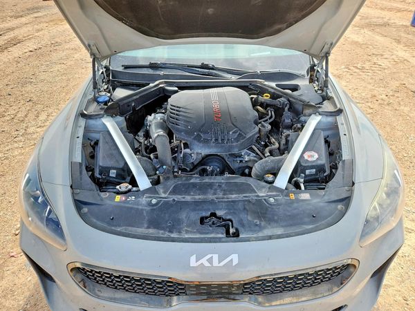 2022 KIA STINGER GT2