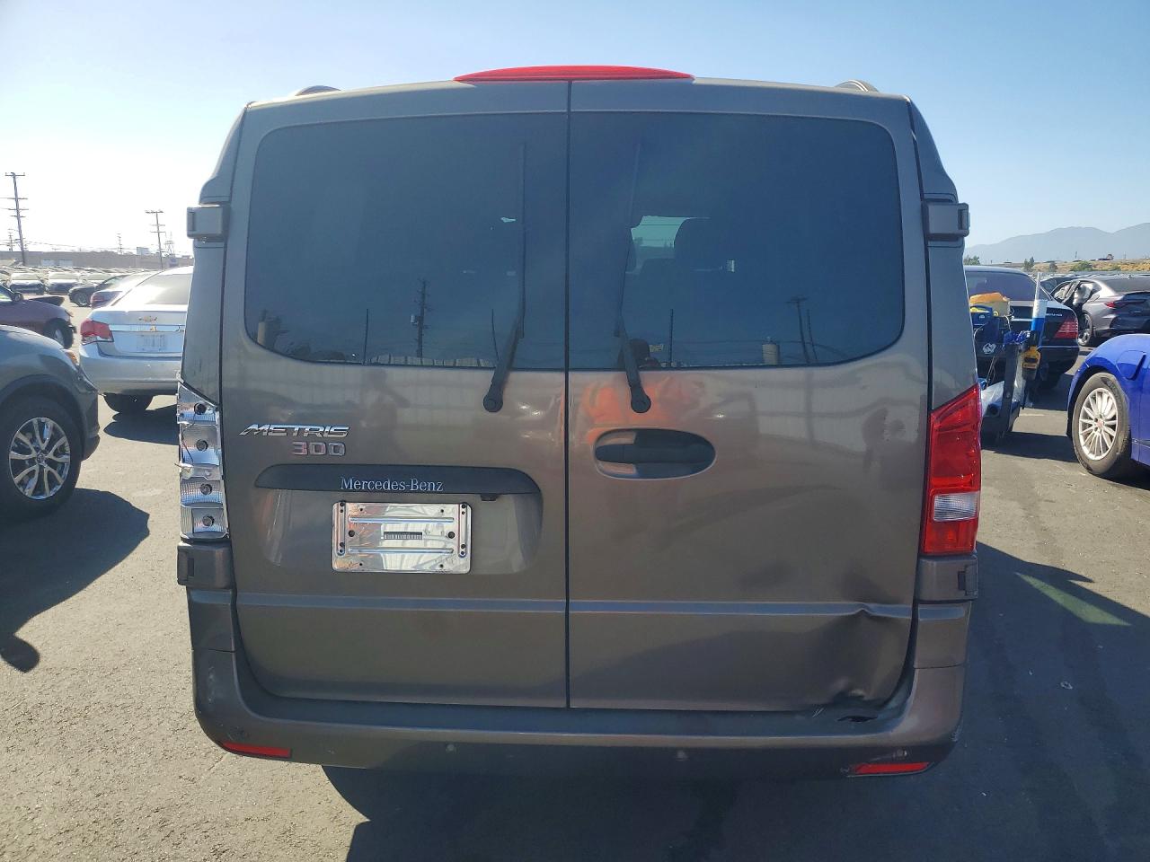 2016 MERCEDES-BENZ METRIS
