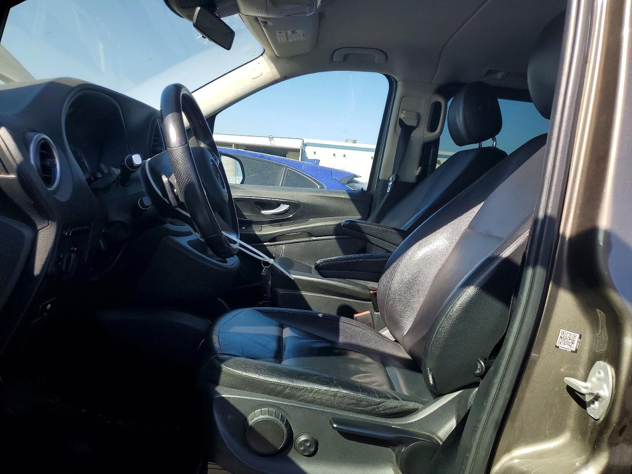 2016 MERCEDES-BENZ METRIS