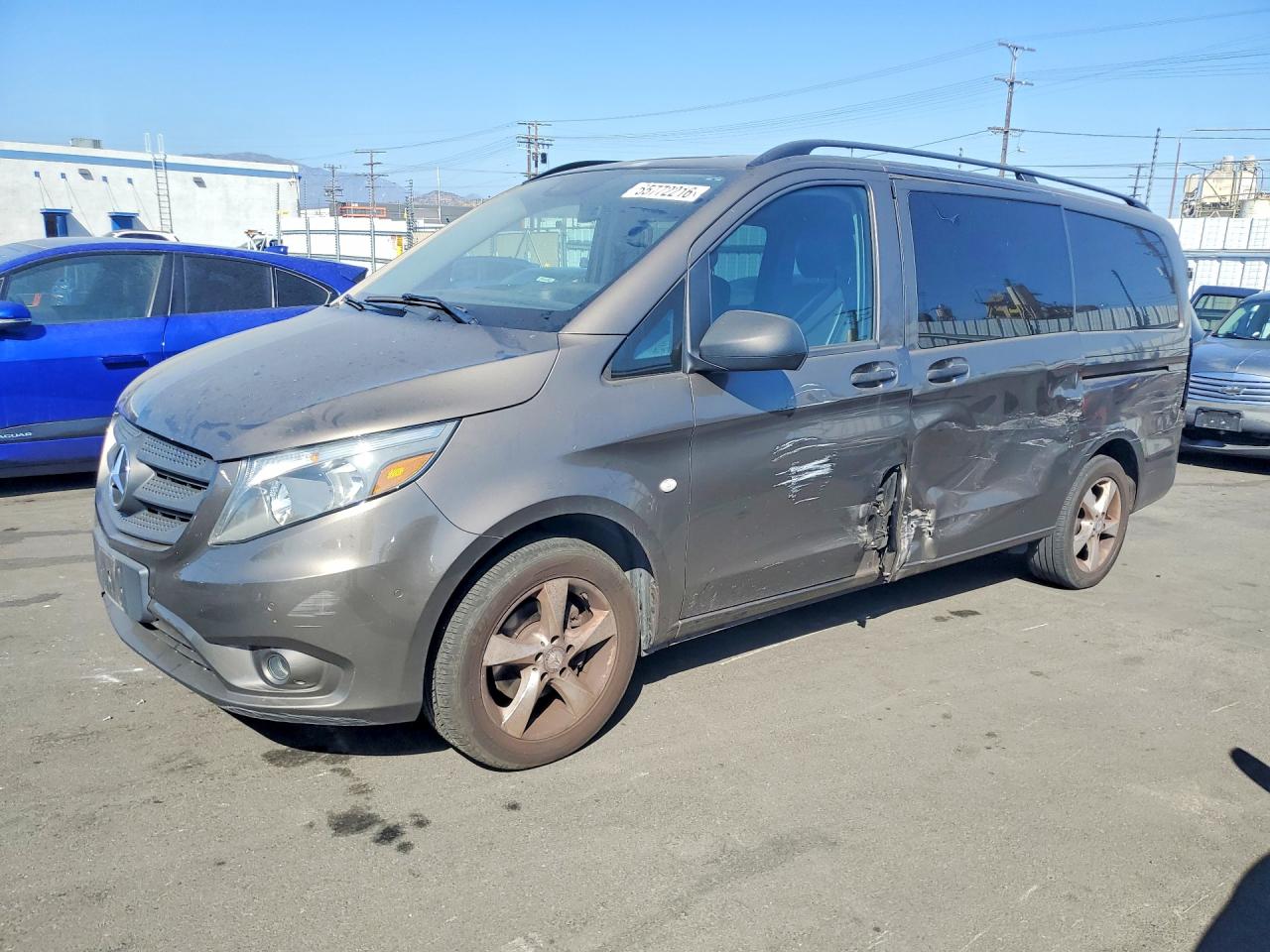 2016 MERCEDES-BENZ METRIS
