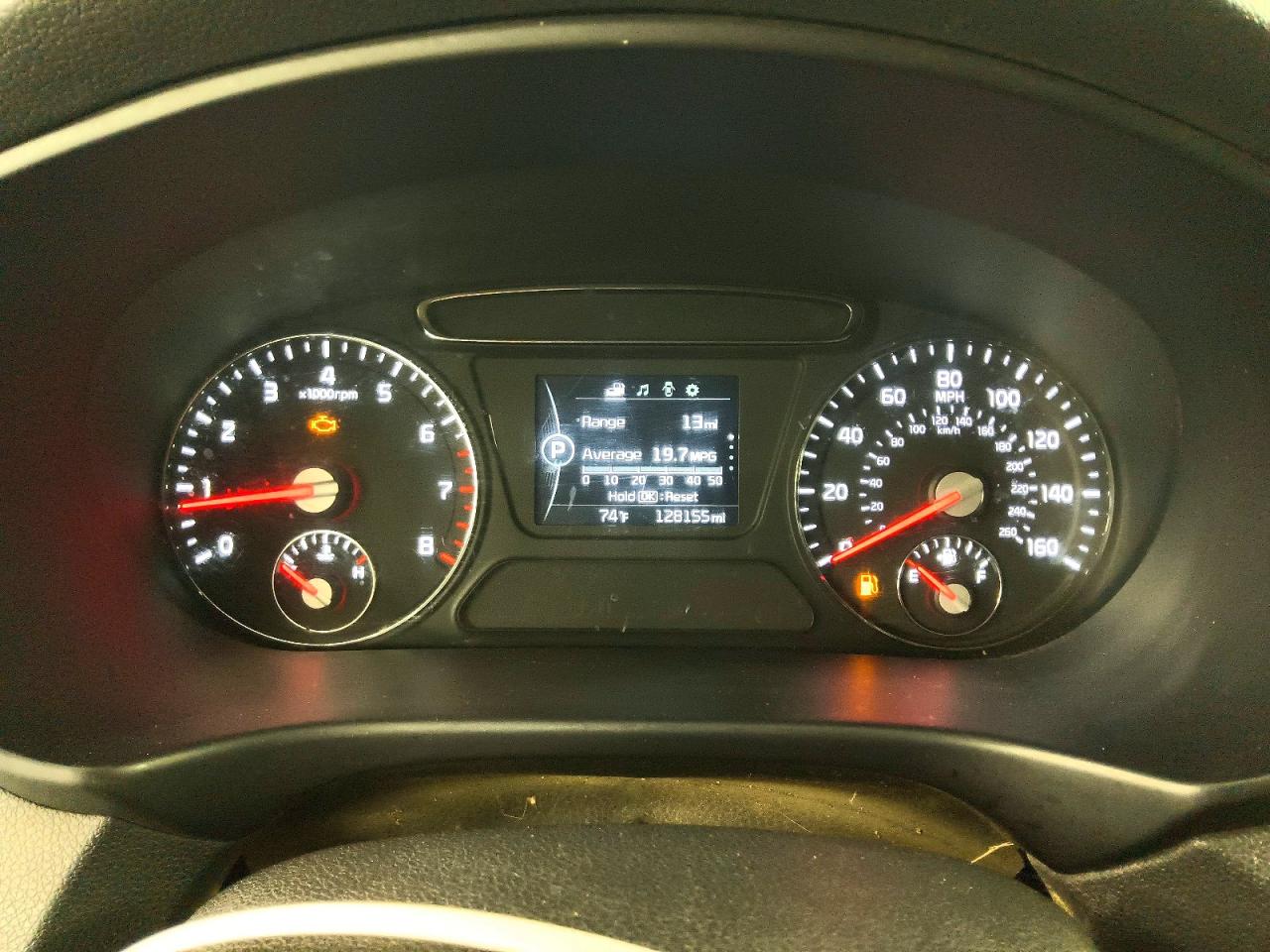 2016 KIA SORENTO L / LX