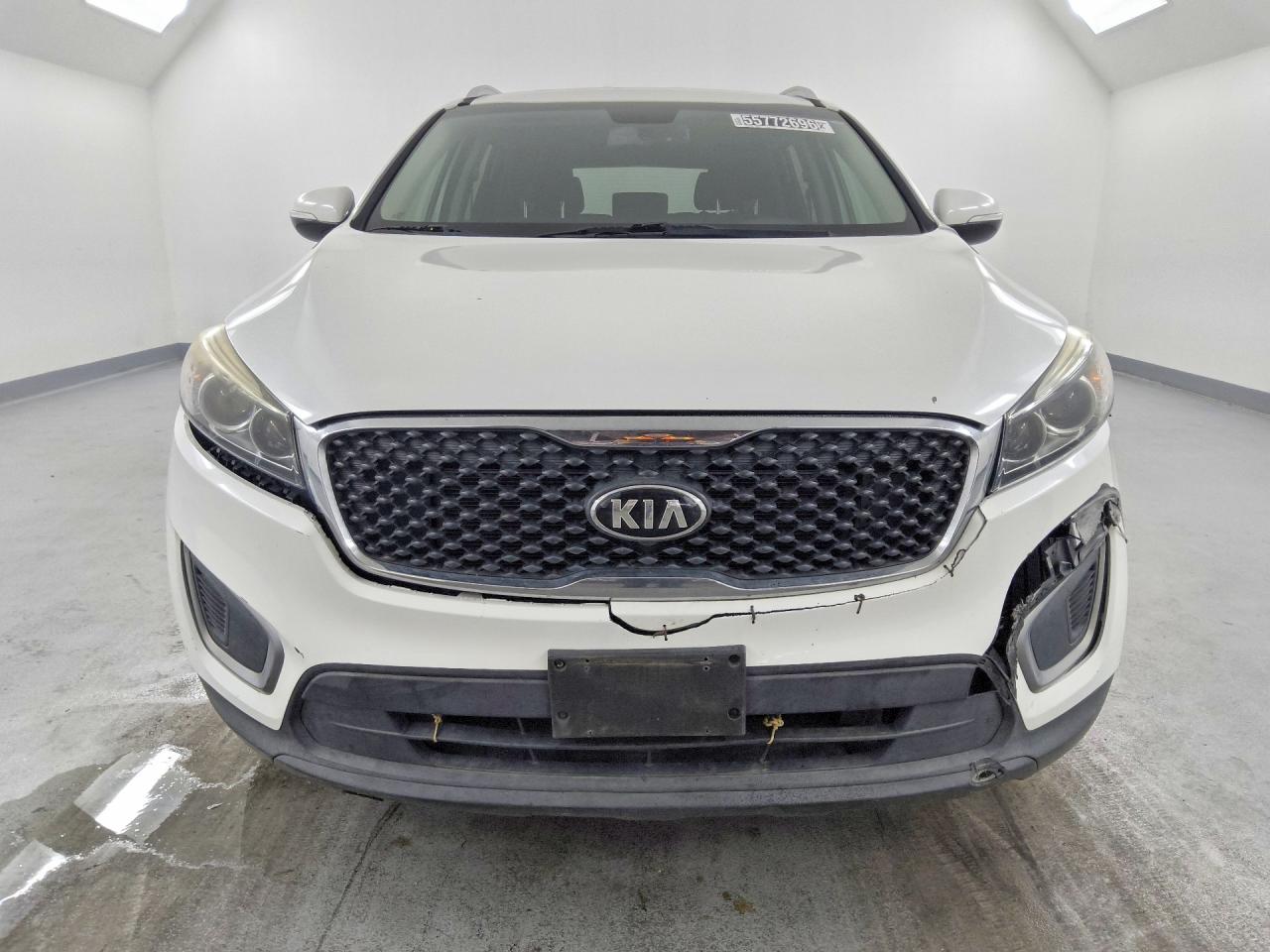 2016 KIA SORENTO L / LX