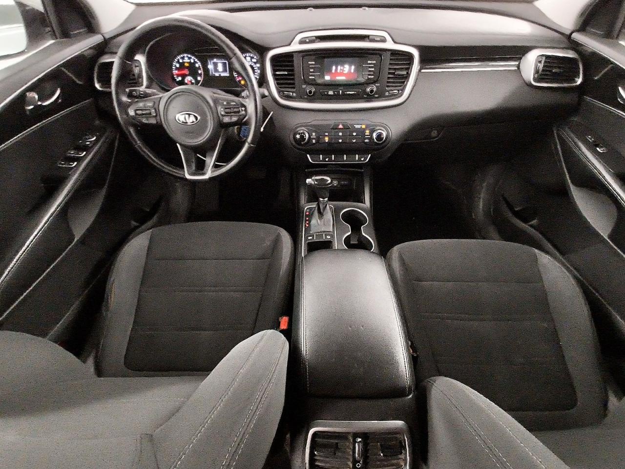 2016 KIA SORENTO L / LX