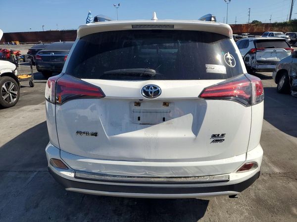 2018 TOYOTA RAV4 Adventure/XLE