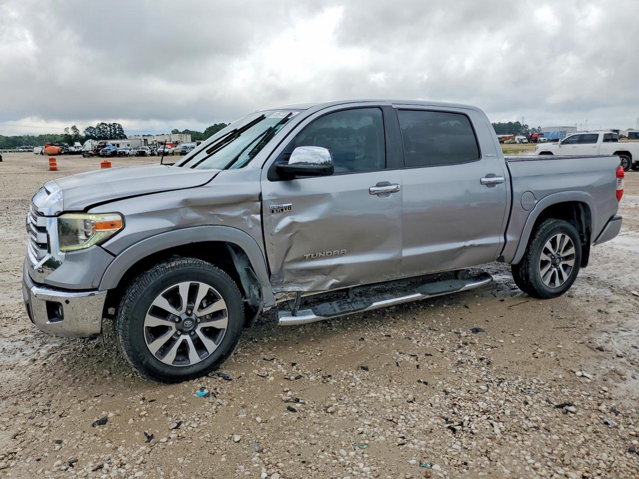 2018 TOYOTA TUNDRA