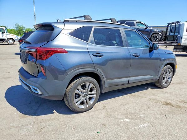 2021 KIA SELTOS S