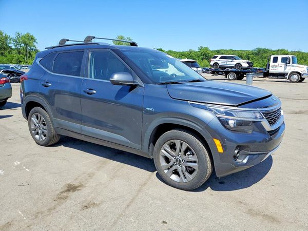 2021 KIA SELTOS S