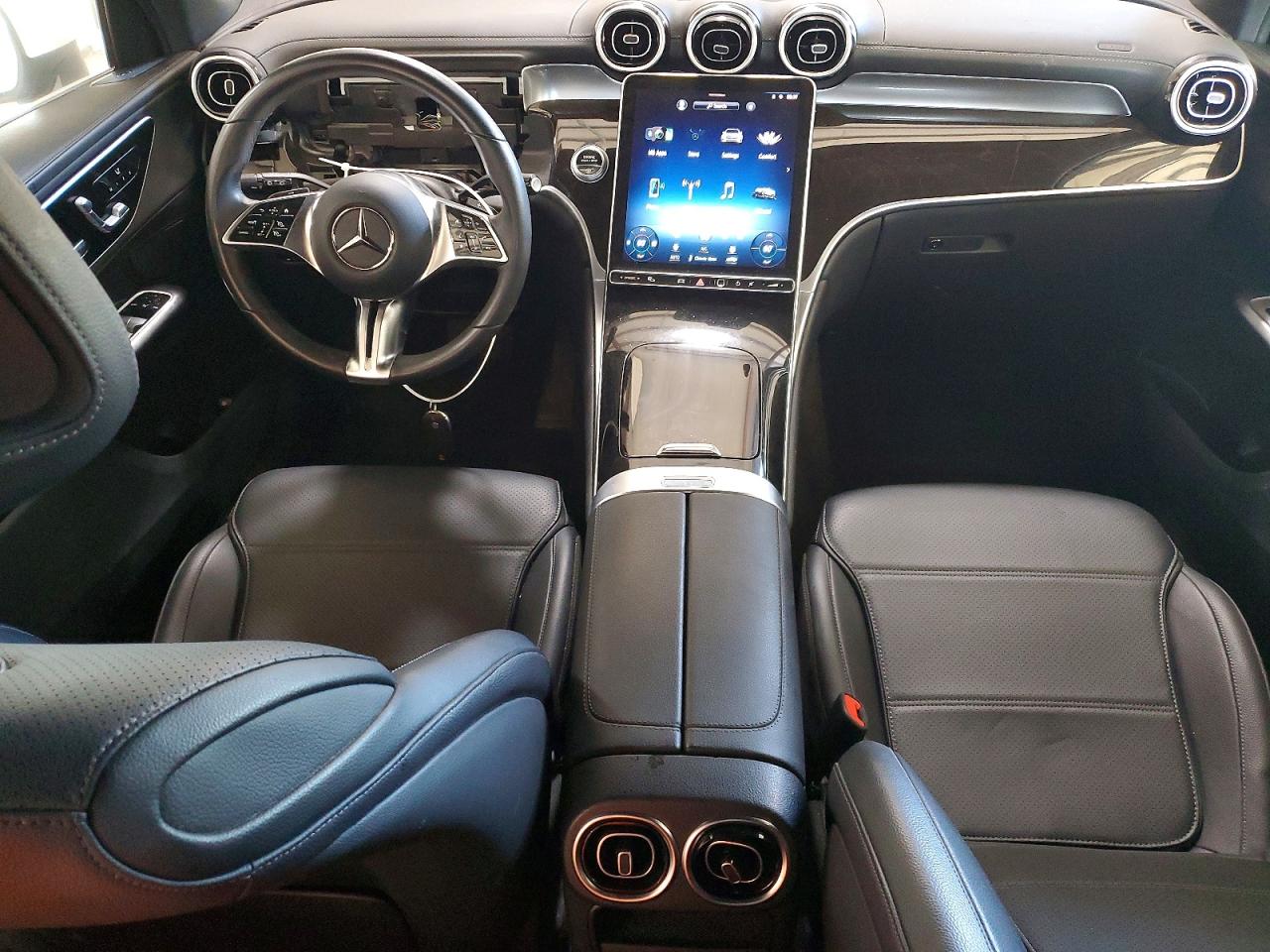 2024 MERCEDES-BENZ GLC