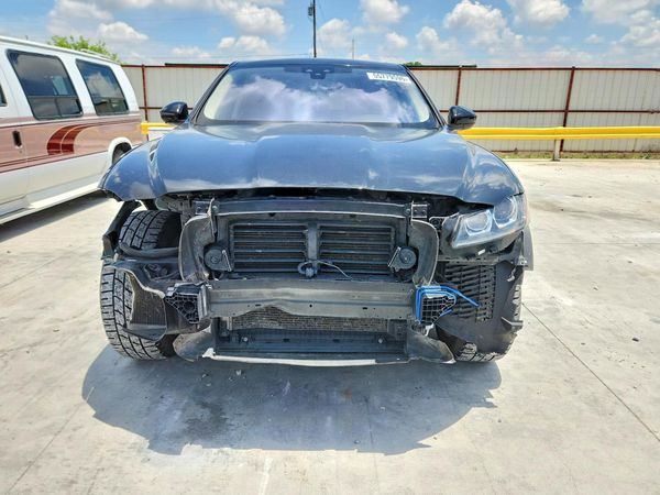 2019 JAGUAR F-PACE