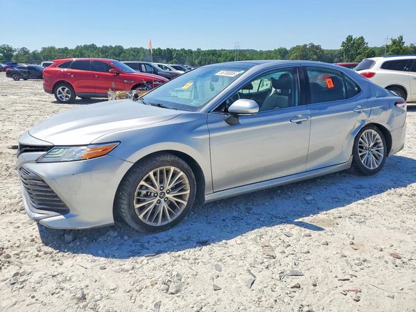 2019 TOYOTA CAMRY