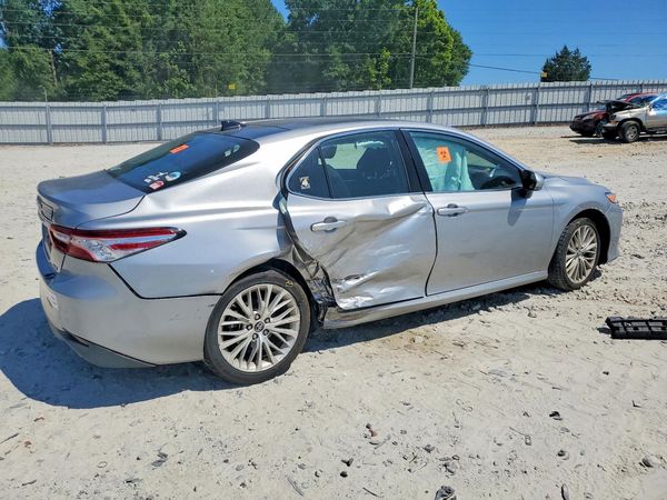 2019 TOYOTA CAMRY