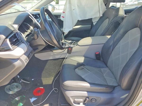 2019 TOYOTA CAMRY