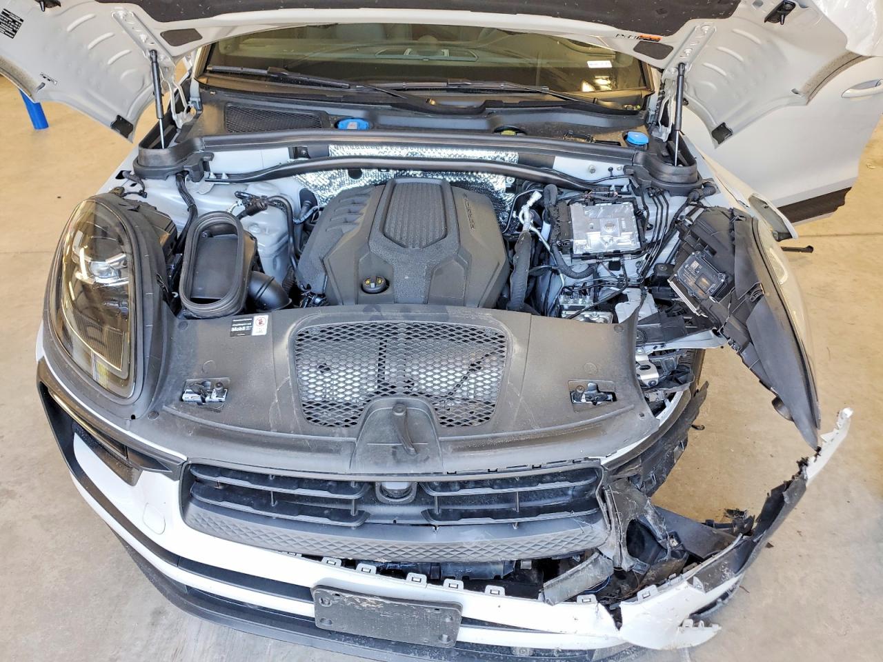 2025 PORSCHE 918 Macan, Macan T