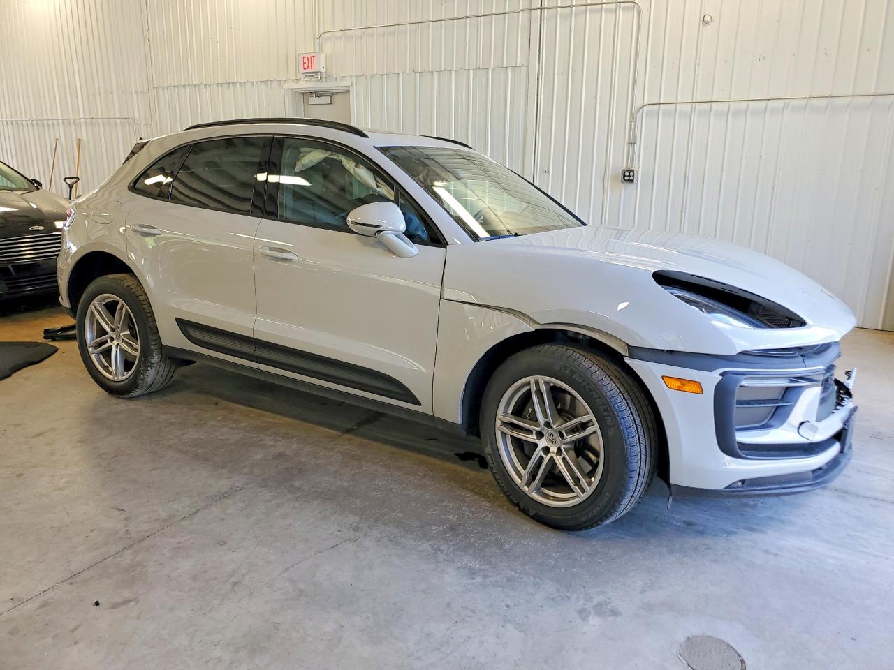 2025 PORSCHE 918 Macan, Macan T