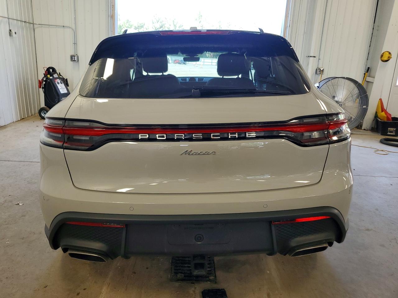 2025 PORSCHE 918 Macan, Macan T