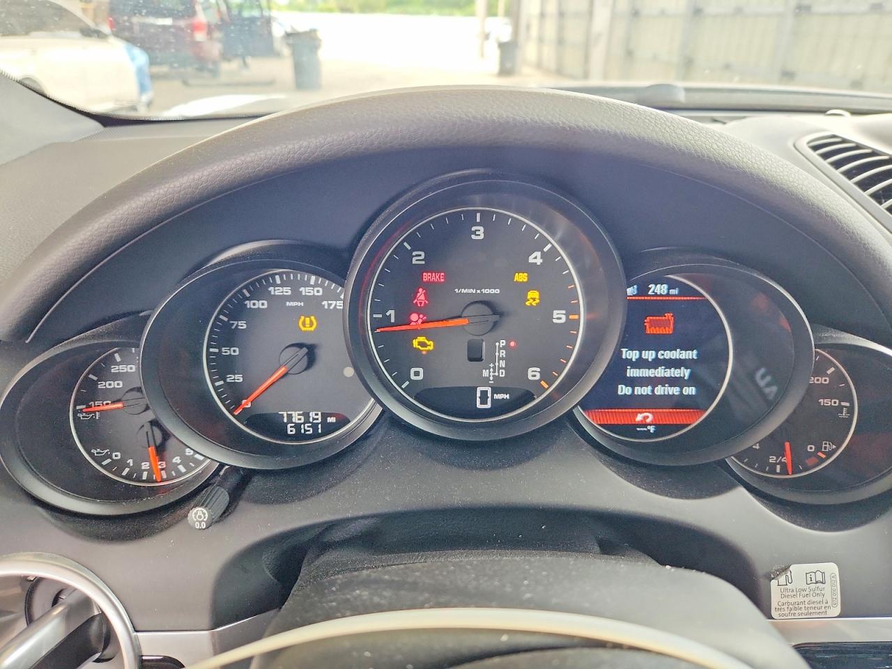 2015 PORSCHE CAYENNE
